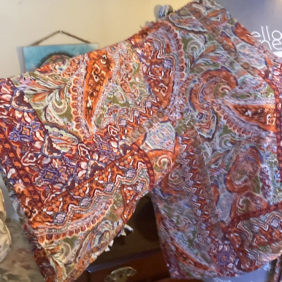 ❤️NWT Boho Paisley Top with tie waist. Size XL❤️ - Picture 3 of 6